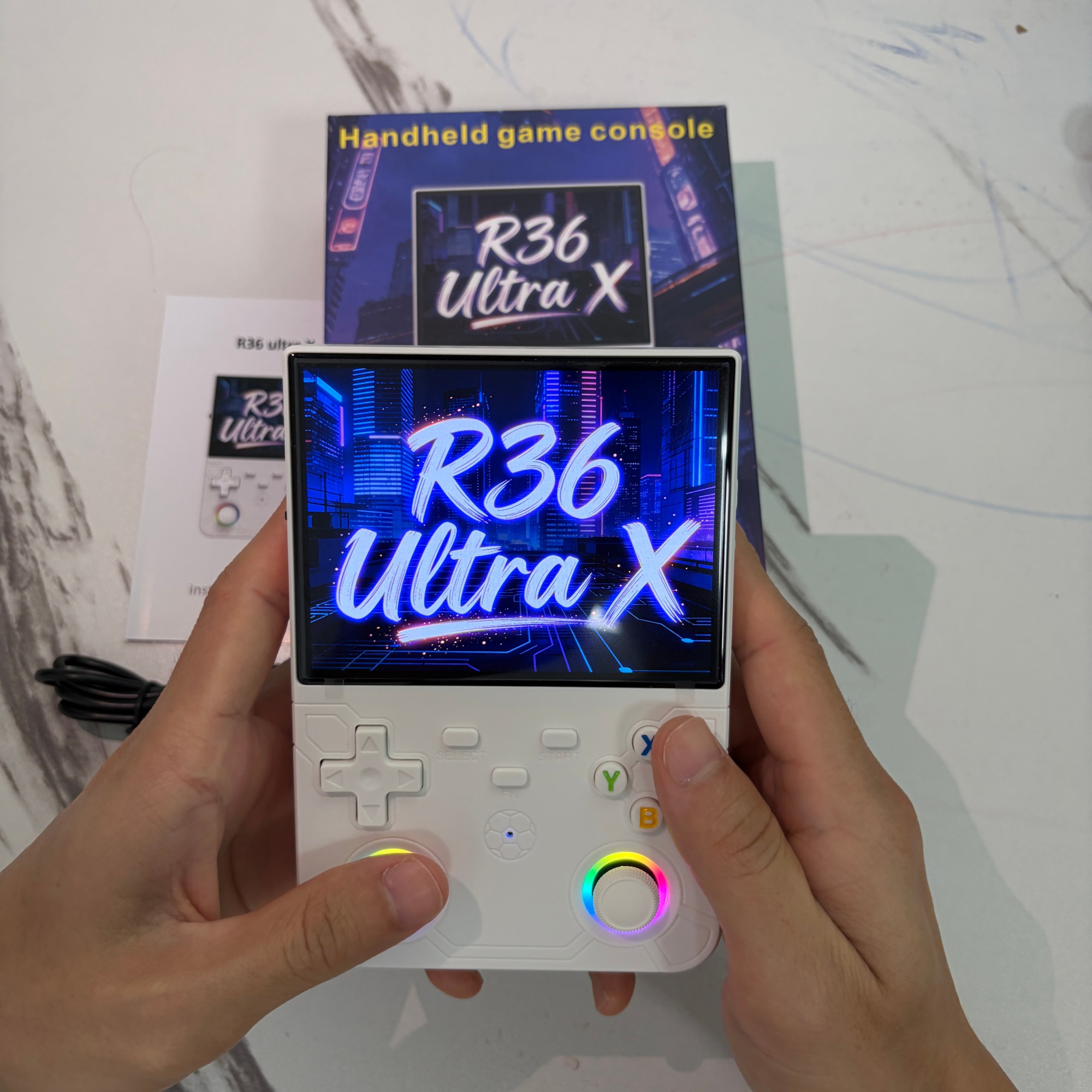 R36 울트라 X 휴대용 레트로 게임 플레이어 2000 - Gaming Console R36 Ultra 리뷰 및 가격